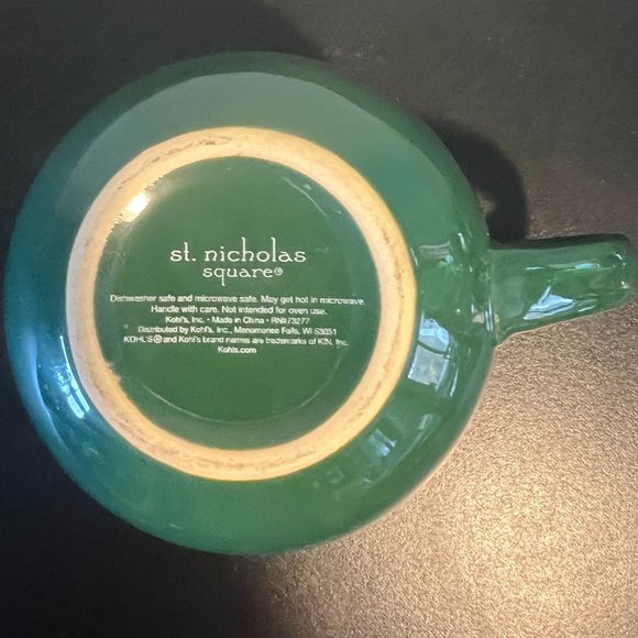 TEACHER MAGIC Rounded Green Ceramic Mug ~ Back-to-School Teacher Gift - Picture 5 of 6